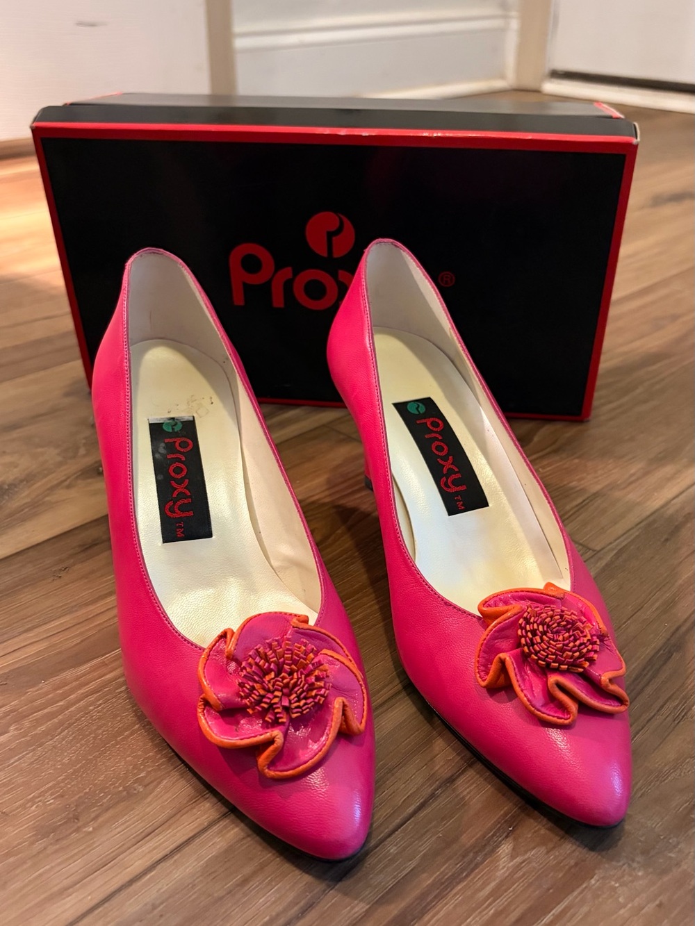 Vintage 1980s Proxy Hot Pink Leather Pumps in Original Box